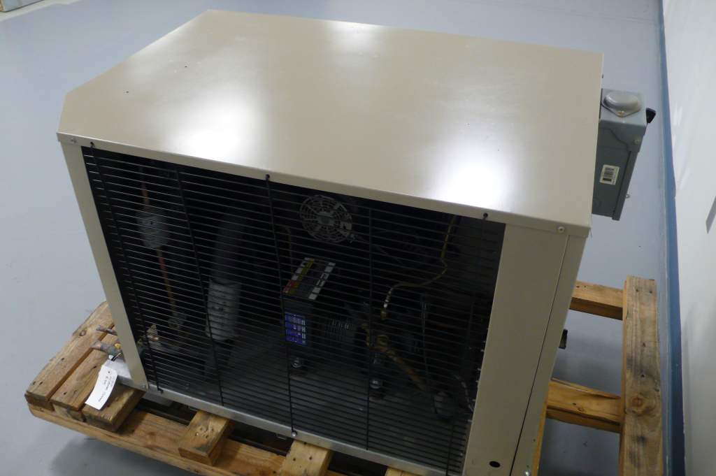 Bohn 2 HP BST020M2C Med Temp Condensing Unit Copeland Compressor Walk